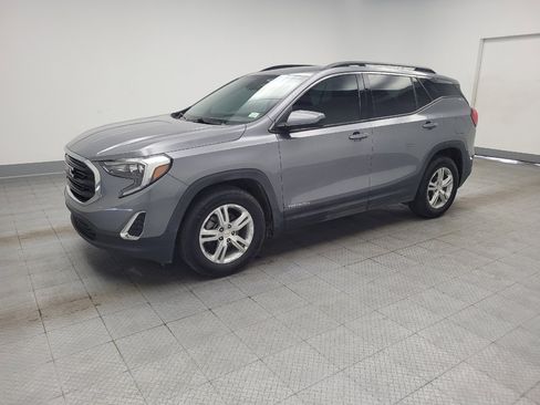 Used 2020 GMC Terrain SLE w/ Driver Convenience Package FWD image 2
