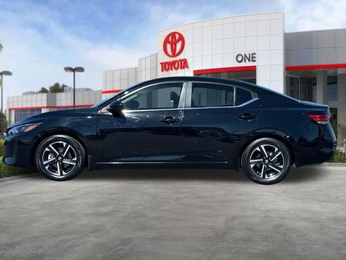 Used 2024 Nissan Sentra SV FWD image 8