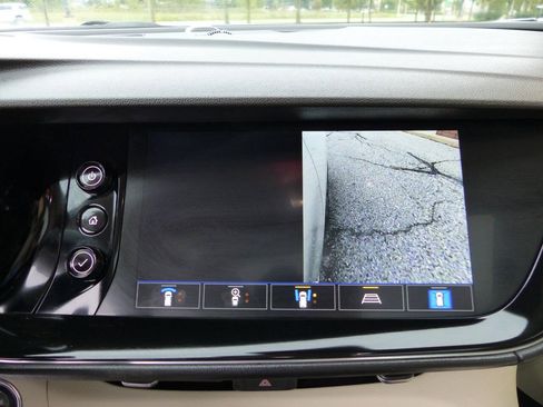 Used 2023 Buick Envision Avenir AWD/4WD image 39