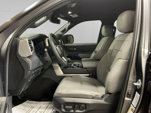 Certified 2025 Toyota Tundra Limited AWD/4WD image 9