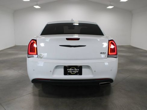 Used 2023 Chrysler 300 Touring L RWD image 8
