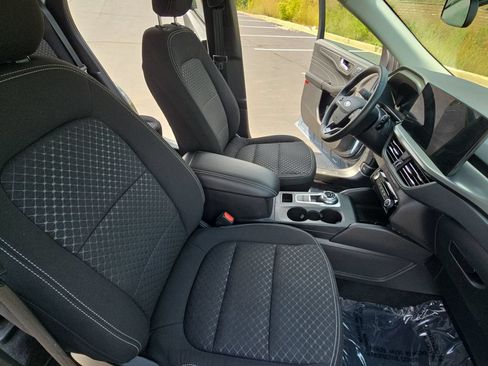 Used 2023 Ford Escape Active w/ Tech Pack #2 AWD/4WD image 11