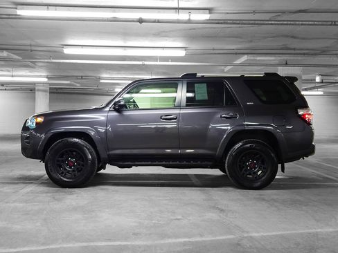 Used 2023 Toyota 4Runner SR5 Premium image 12