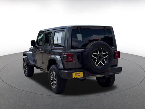 Used 2025 Jeep Wrangler Unlimited Sahara AWD/4WD image 11
