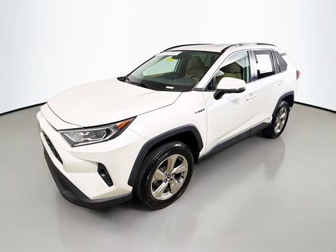 Certified 2021 Toyota RAV4 XLE Premium AWD/4WD image 3