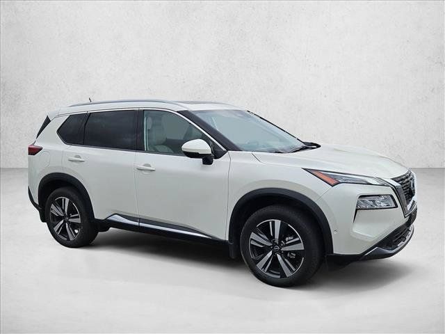 Used 2023 Nissan Rogue SL w/ SL Premium Package FWD image 2