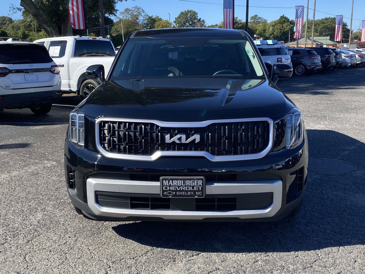 Used 2024 Kia Telluride LX AWD/4WD image 2