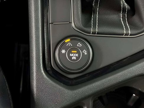 New 2026 Volkswagen Taos SEL image 23