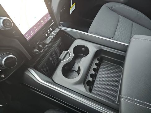 New 2026 RAM 1500 4x4 Crew Cab image 22