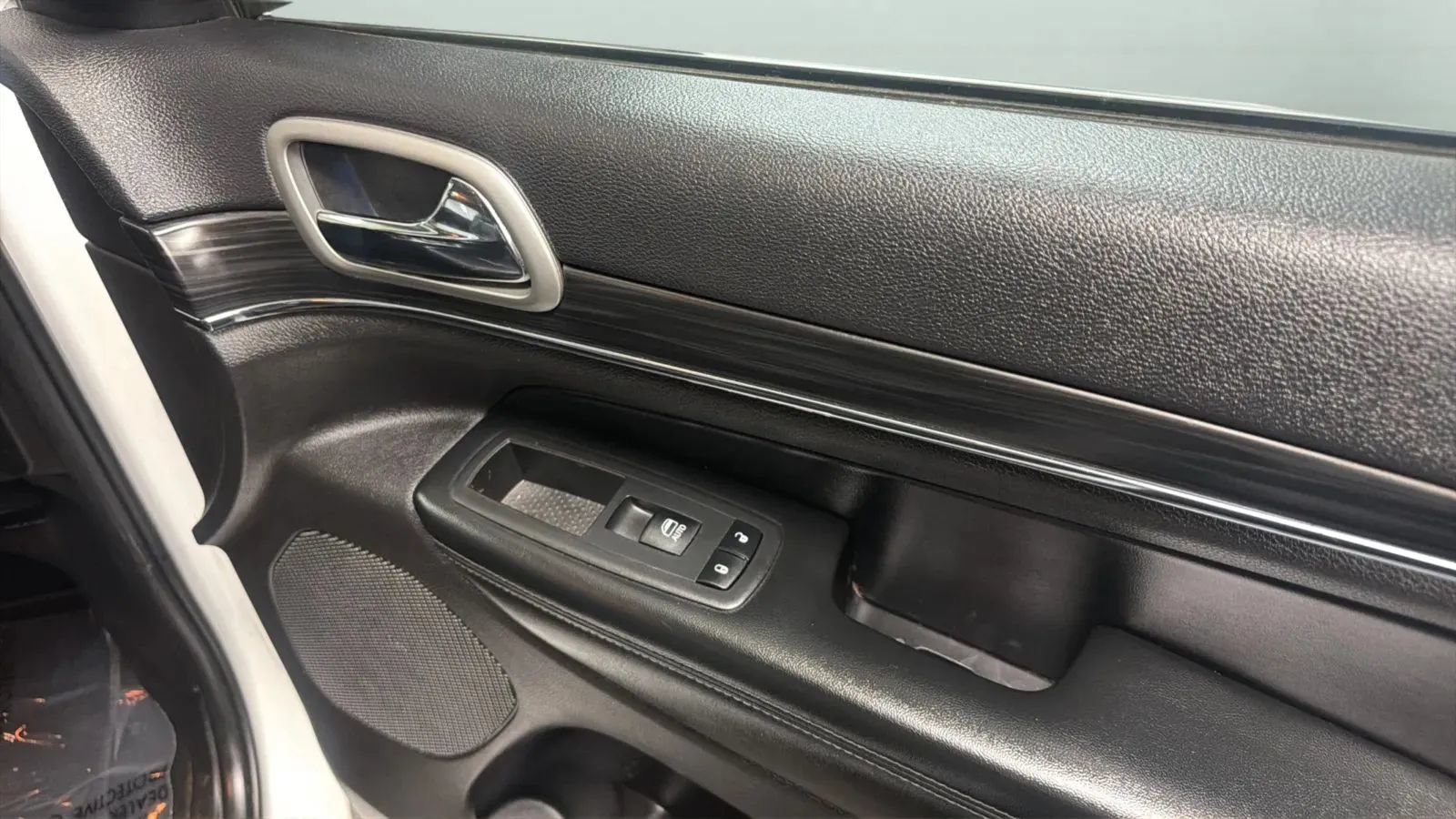 Used 2019 Jeep Grand Cherokee Limited AWD/4WD image 18