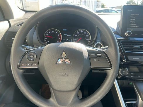 Used 2024 Mitsubishi Eclipse Cross LE image 11