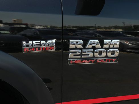 Used 2018 RAM 2500 Tradesman w/ Chrome Appearance Group AWD/4WD image 36
