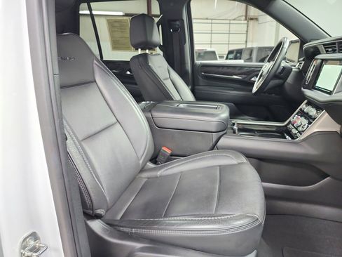 Used 2023 GMC Yukon Denali image 40