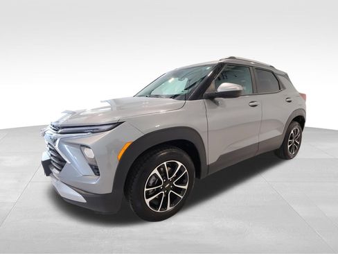 Used 2025 Chevrolet TrailBlazer LT FWD image 8