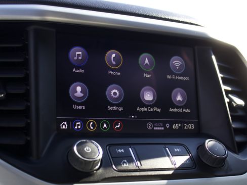 Used 2023 GMC Acadia SLT image 19