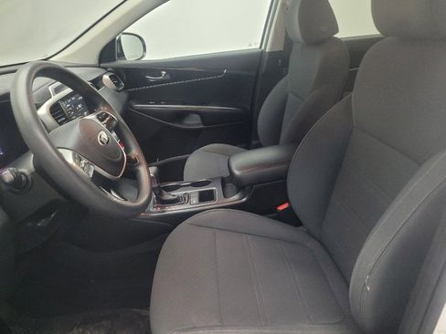 Used 2019 Kia Sorento FWD V6 image 17