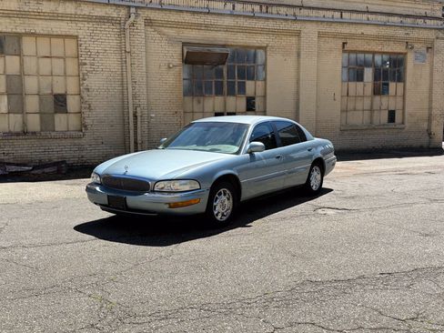 Used 2004 Buick Park Avenue w/ Prestige Feature Package FWD image 2