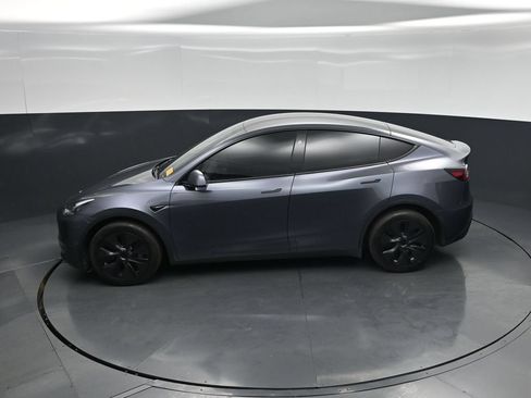 Used 2023 Tesla Model Y Long Range AWD/4WD image 35