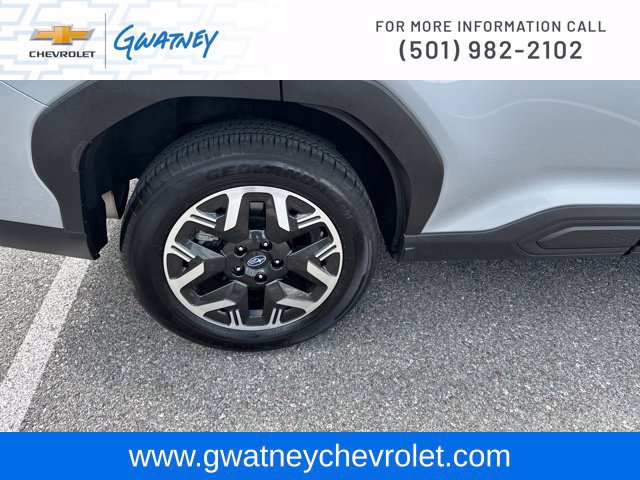 Used 2025 Subaru Forester Premium AWD/4WD image 11