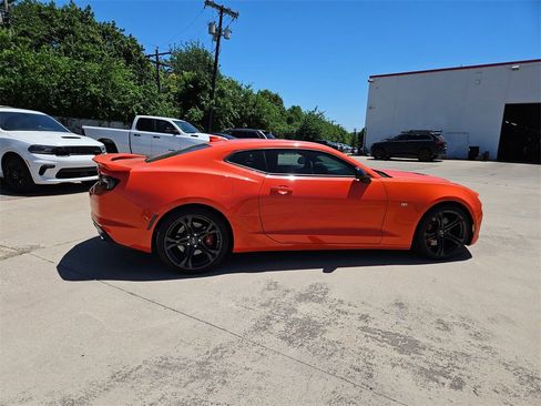 Used 2021 Chevrolet Camaro SS image 8
