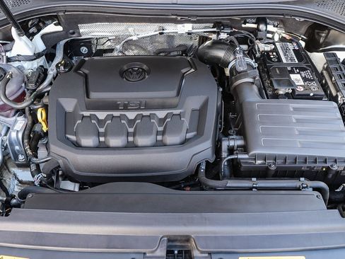 Used 2023 Volkswagen Tiguan SE image 28