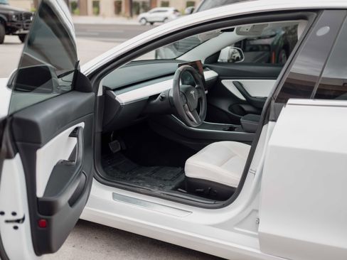 Used 2019 Tesla Model 3 Long Range AWD/4WD image 7