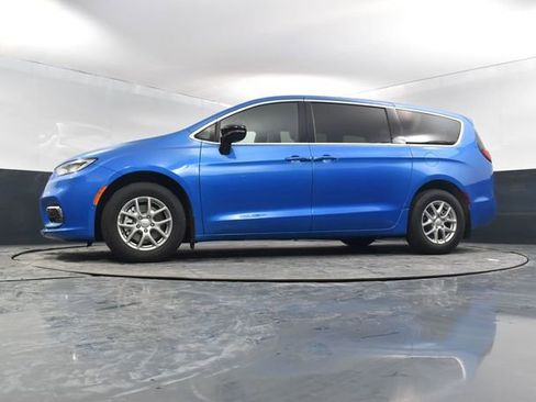 New 2026 Chrysler Pacifica Select image 46