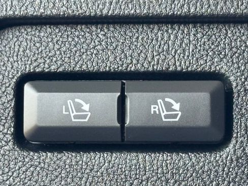 Used 2021 Lincoln Nautilus Reserve image 27