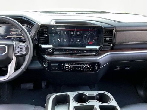 Used 2025 GMC Sierra 1500 SLT AWD/4WD image 9