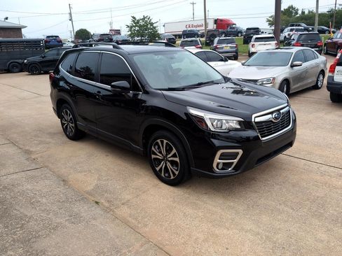 Used 2020 Subaru Forester Limited image 3