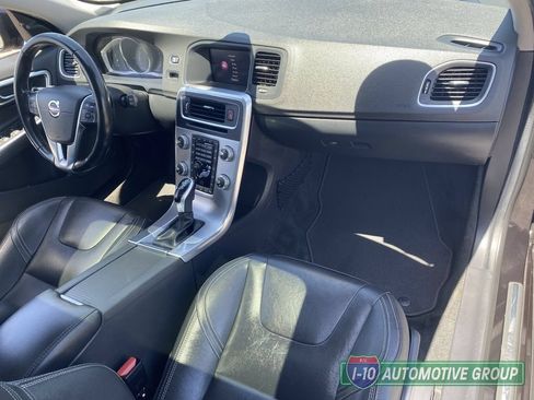 Used 2018 Volvo V60 T5 Dynamic w/ Vision Package FWD image 14