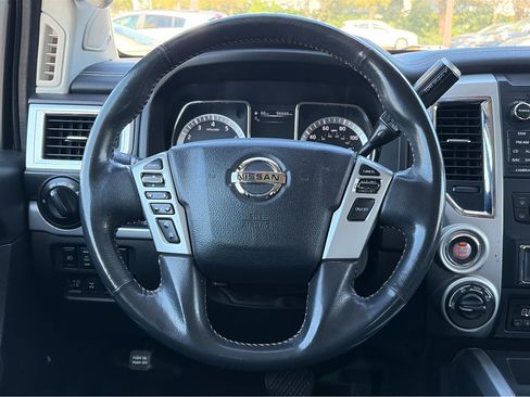 Used 2017 Nissan Titan PRO-4X image 13