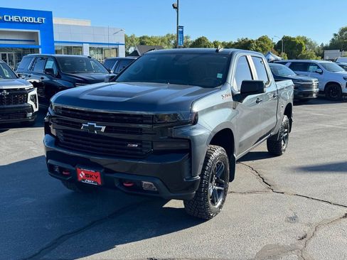 Used 2019 Chevrolet Silverado 1500 LT Trail Boss w/ Bed Protection Package AWD/4WD image 2
