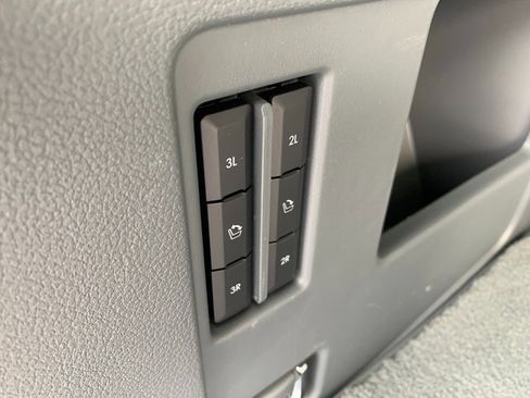 Used 2018 Lincoln Navigator Reserve w/ Technology Package AWD/4WD image 6