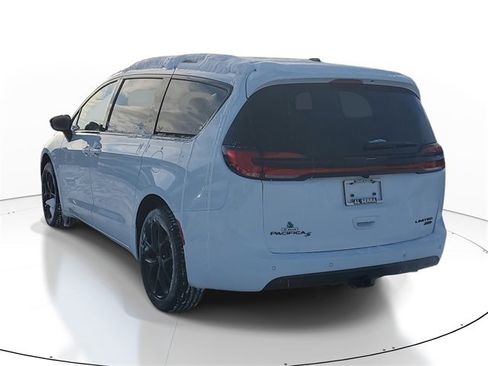 New 2026 Chrysler Pacifica Limited w/ Uconnect Theater Family Group image 3
