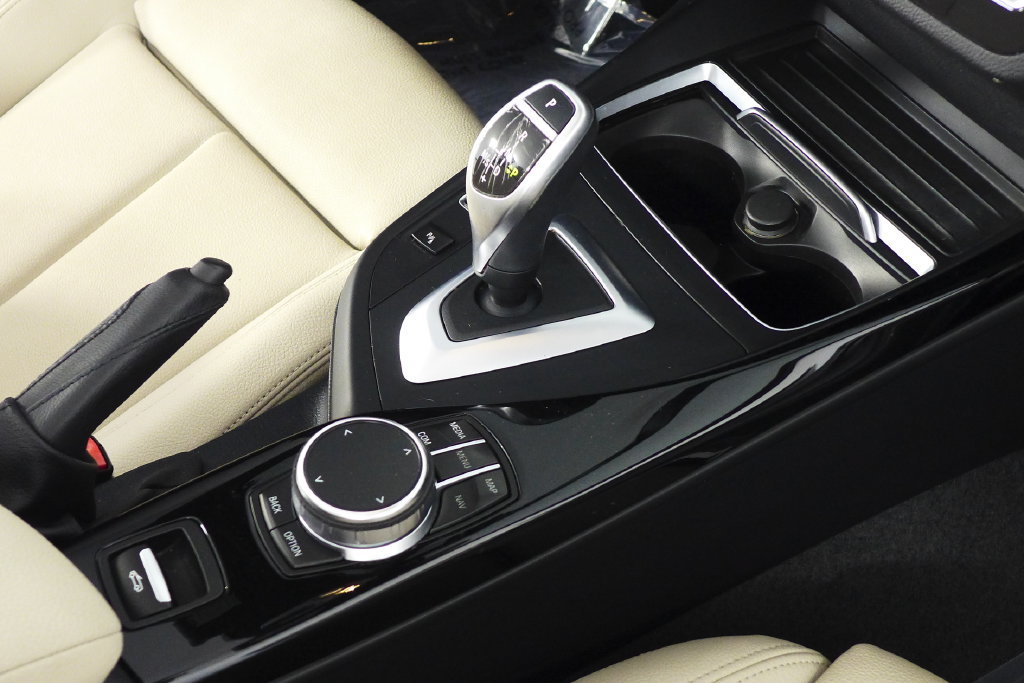 Used 2020 BMW 230i Convertible w/ Premium Package RWD image 20