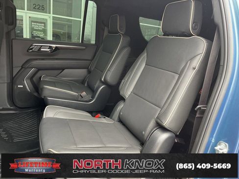 Used 2025 Chevrolet Suburban Premier image 14