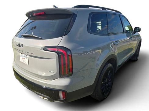 Used 2025 Kia Telluride AWD image 14