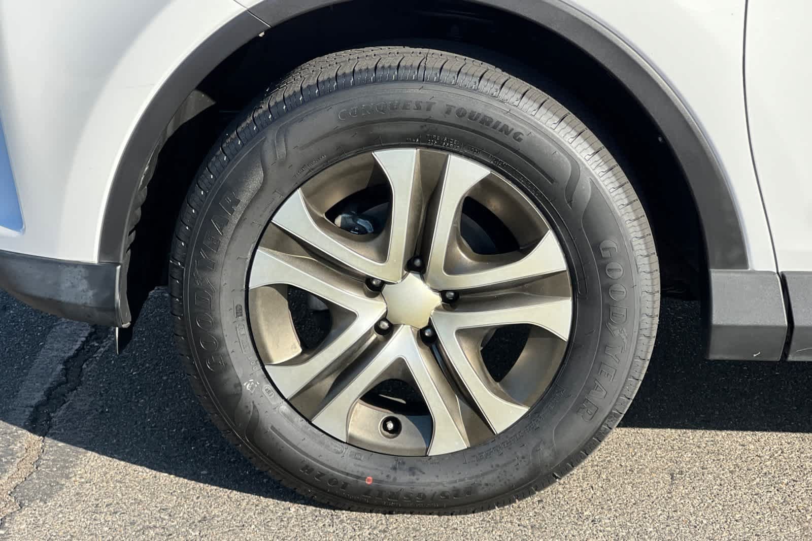 Used 2016 Toyota RAV4 LE AWD/4WD image 29