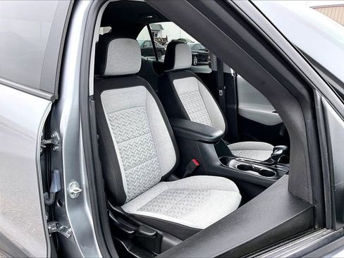Used 2024 Chevrolet Equinox LS w/ LS Convenience Package image 11