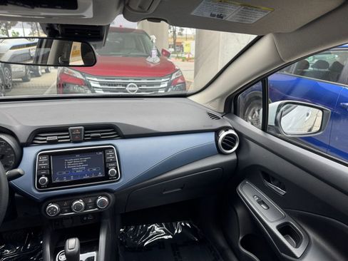 Used 2025 Nissan Versa SV FWD image 34