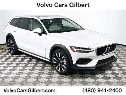 Used 2025 Volvo V60 B5 Cross Country Ultra w/ Climate Package
