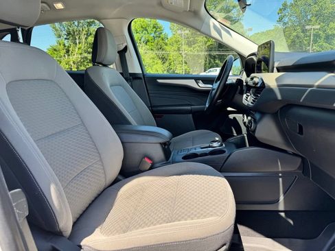 Used 2021 Ford Escape SE w/ Cold Weather Package AWD/4WD image 16
