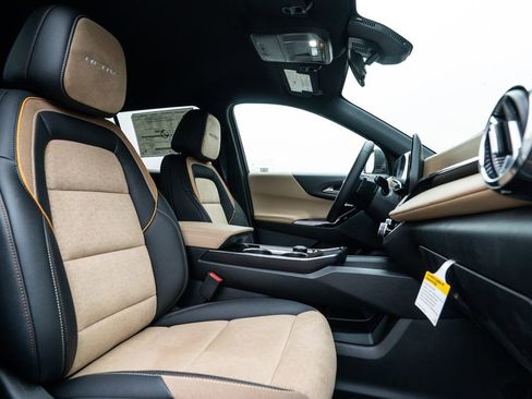 New 2026 Chevrolet Equinox ACTIV w/ Convenience Package III image 15