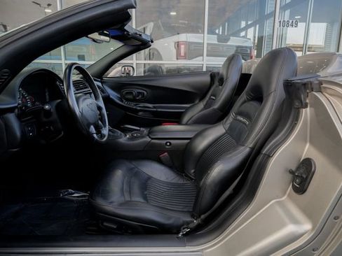 Used 2002 Chevrolet Corvette CONVERTIBLE / REGULAR SERVICE w/ Preferred Equipment Group2 image 32