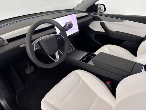 Used 2026 Tesla Model Y Long Range AWD/4WD image 5
