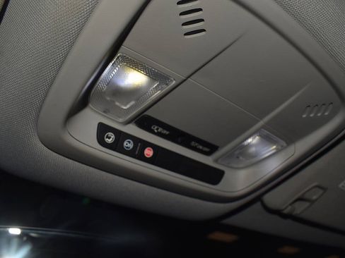 Used 2018 Chevrolet Volt LT FWD image 28