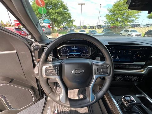 Used 2023 Chevrolet Silverado 1500 LT Trail Boss w/ LPO, Dark Essentials Package AWD/4WD image 37