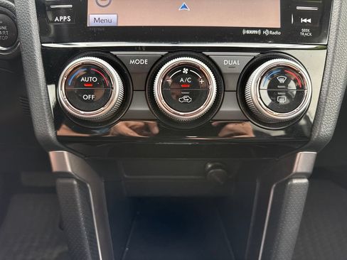 Used 2017 Subaru Forester 2.5i Touring AWD/4WD image 21