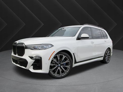 Used 2021 BMW X7 M50i image 1